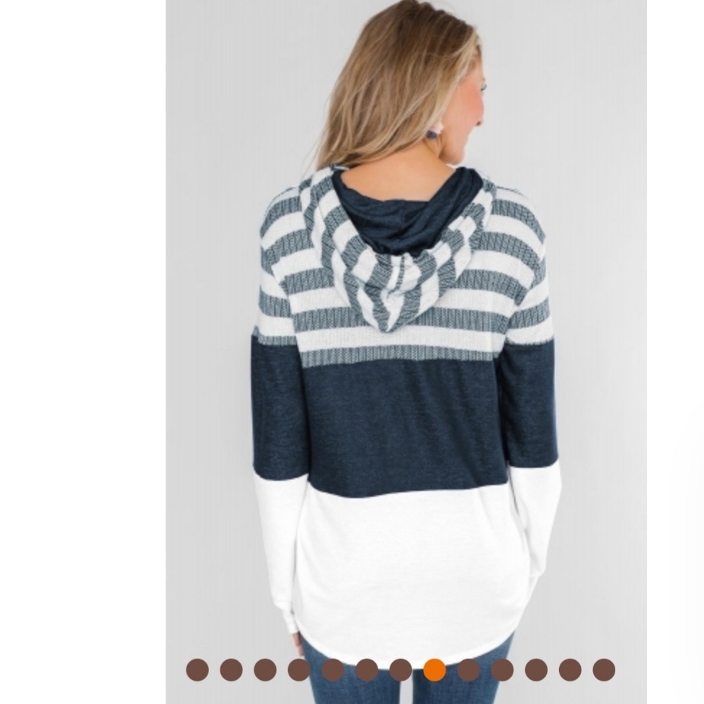 Blue and white striped hoodie with drawstrings - Picture 3 of 5